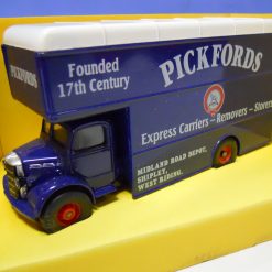 Corgi 97082 Bedford "O" Pantechnicon van Pickfords