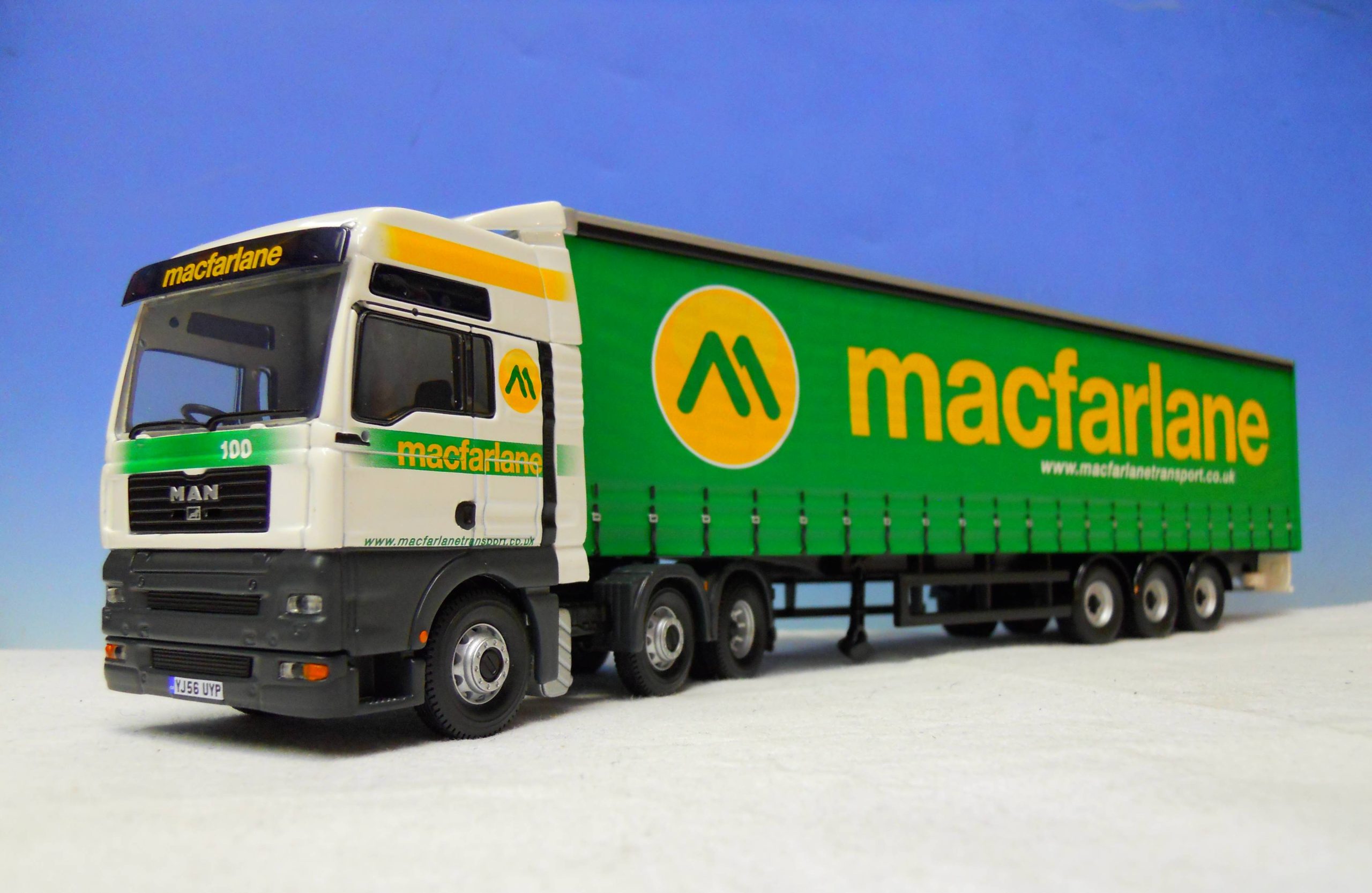 Corgi CC 13429 MAN MacFarlane Transport