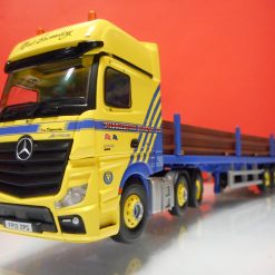 Corgi CC 15811 Mercedes Benz Middlebrook ltd.