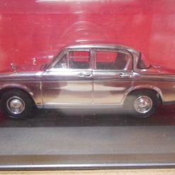 Corgi Vanguards VA 06810 Hillman Minx (LCC 8)