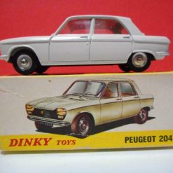 DINKY TOYS 510 PEUGEOT 204 WIT