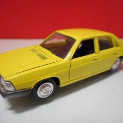 GAMA 9492 Audi 100 sedan geel 1972