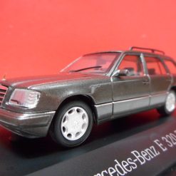 HERPA 70126 MERCEDES BENZ E 320 T-MODEL
